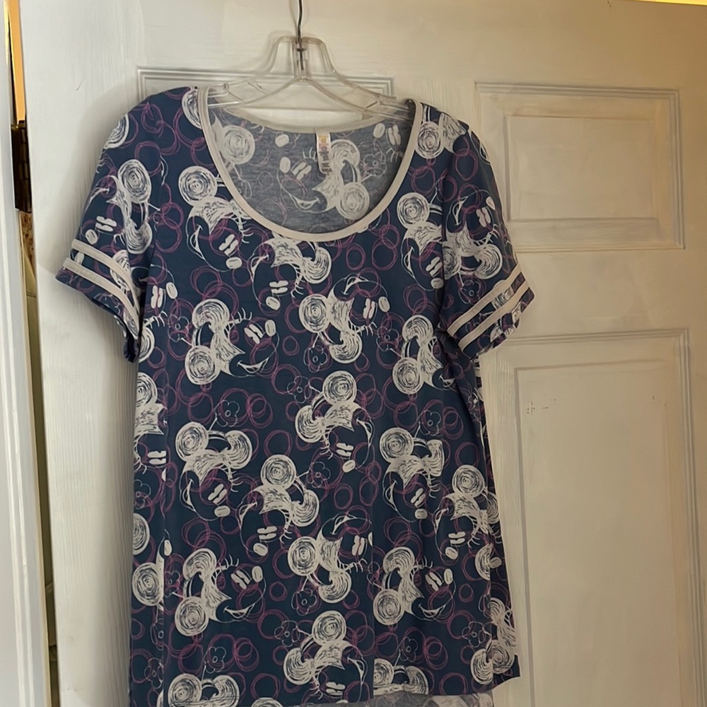 Lularoe classic Disney tee, sz med